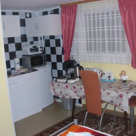 Kleines Zentrale Lage Lejlighed